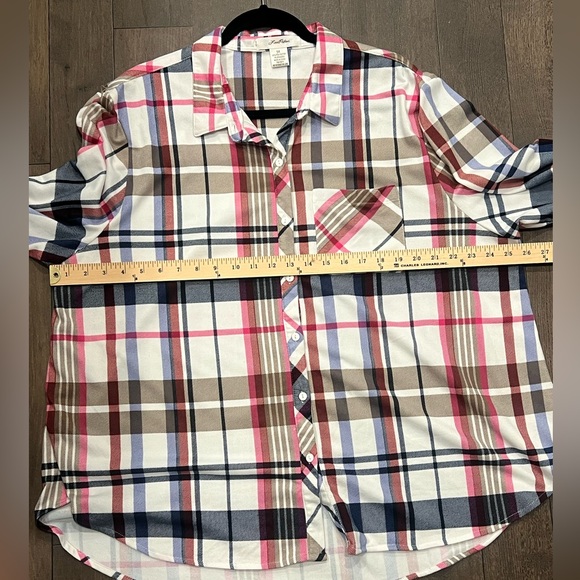 3x plaid button up top, pink and blue - Picture 4 of 4